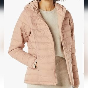 Amazon Essentials Women's Puffer Jacket